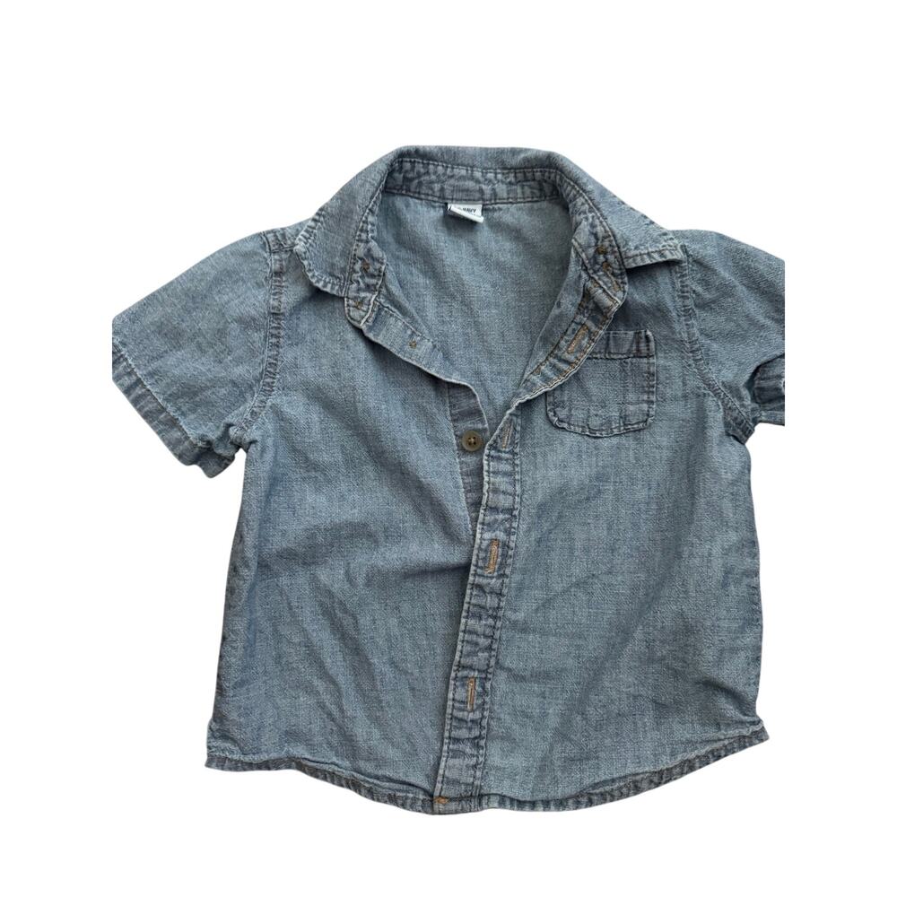 Boys Old Navy Button-Up short sleeved shirt